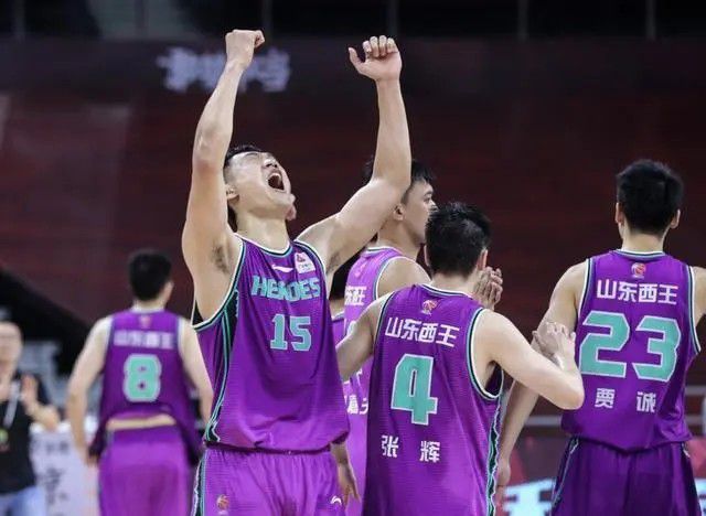 目前，塞维利亚在西甲2胜7平7负积13分，位居积分榜第16位，与降级区同分。